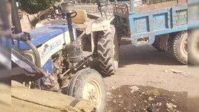 सिरसा में ट्रक ने मारी ट्रैक्टर ट्राली को टक्कर, दोनों वाहन पलटे