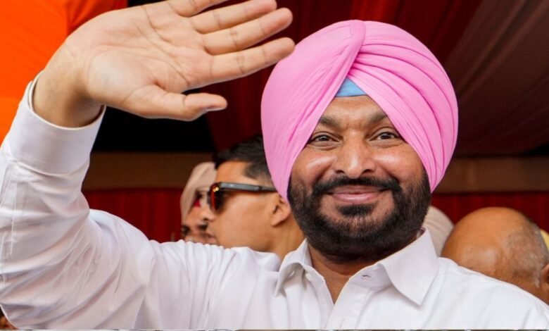 रवनीत सिंह बिट्टू ने किया पंजाब के मुख्यमंत्री के काफिले पर लुधियाना में हमला, पूर्व केंद्रीय मंत्री हिरासत में