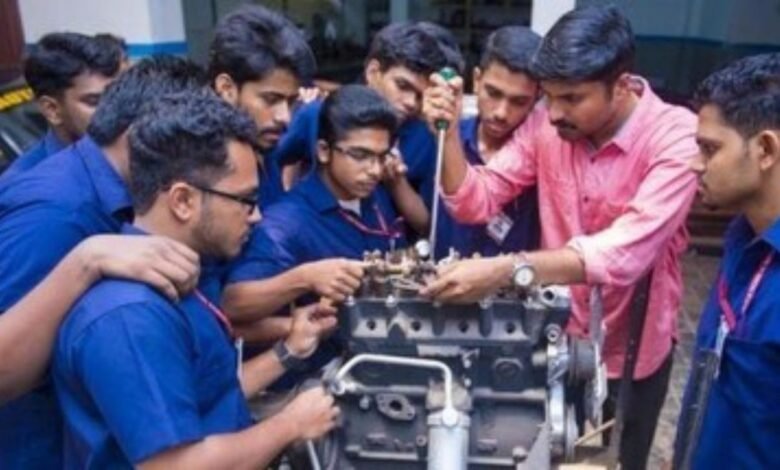 संविदा ITI इंस्ट्रक्टर्स को स्थाई करने पर सरकार 3 महीने में करे फैसला