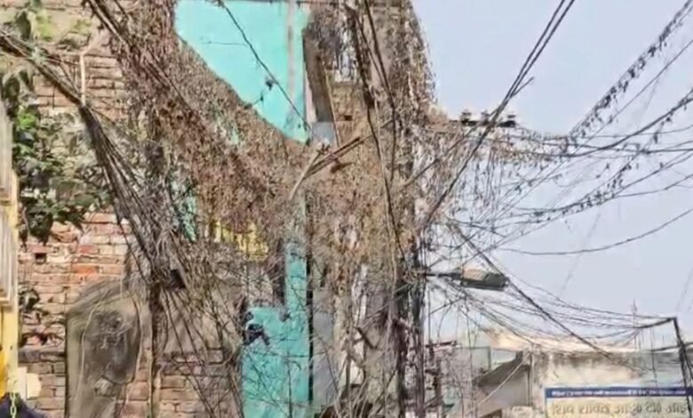 भागलपुर में बिजली विभाग की खुली पोल, ट्रांसफार्मर का फेज जोड़ने में लगे 16 घंटे