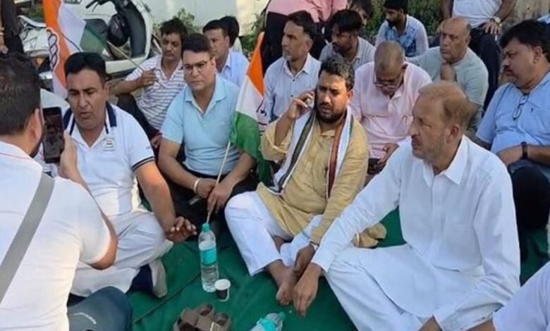 तिजारा नगर परिषद चेयरमैन के चुनाव से ठीक पहले 18 पार्षद हिरासत में