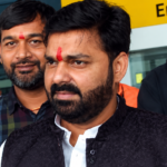 पवन सिंह की बढ़ी मुश्किलें, कोर्ट ने लगाया 3 हजार रुपये का जुर्माना; अगली तारीख पर पेश होने का आदेश