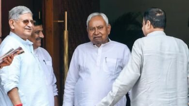 BJP-JDU का विलय फाइनल? एक तस्वीर से बिहार की सियासत में हलचल, RJD-कांग्रेस ने उठाए सवाल