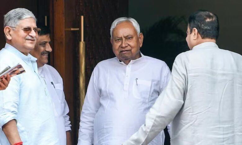 BJP-JDU का विलय फाइनल? एक तस्वीर से बिहार की सियासत में हलचल, RJD-कांग्रेस ने उठाए सवाल