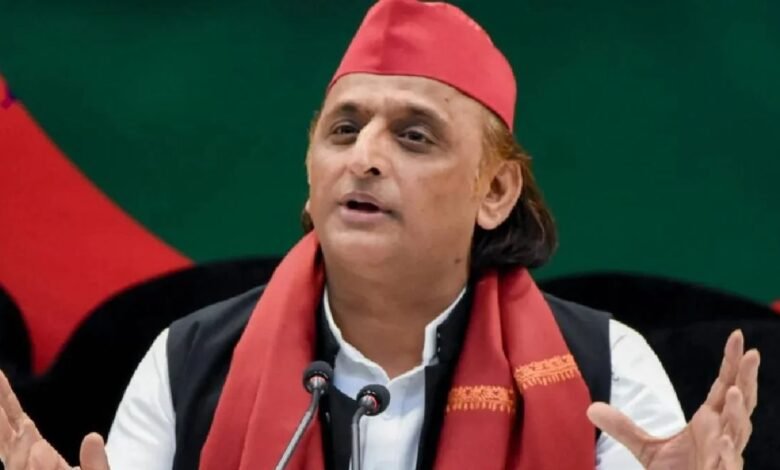 अखिलेश यादव का समोसा ब्रेक, 2027 चुनाव से पहले BJP पर लगाए गंभीर आरोप