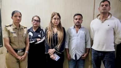 श्रद्धा दुबे से पूछताछ में जुटी पुलिस, 6 लाख का बैंक अकाउंट फ्रीज और चार मोबाइल बरामद