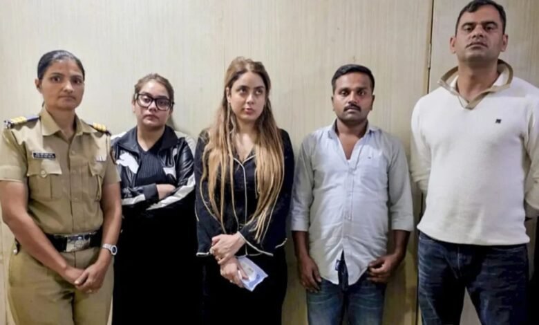 श्रद्धा दुबे से पूछताछ में जुटी पुलिस, 6 लाख का बैंक अकाउंट फ्रीज और चार मोबाइल बरामद